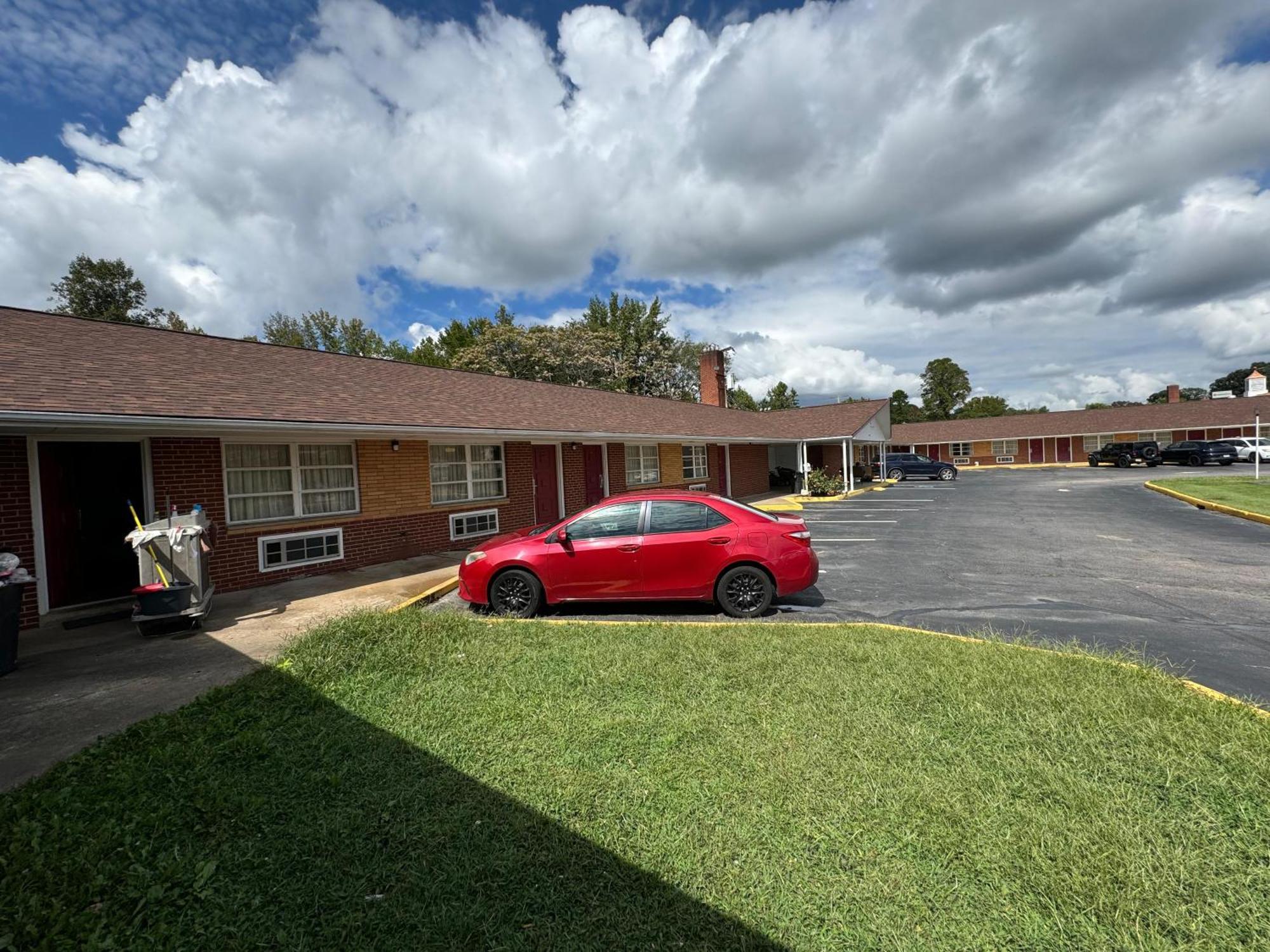 Travel Inn By Oyo Danville Us-29 المظهر الخارجي الصورة