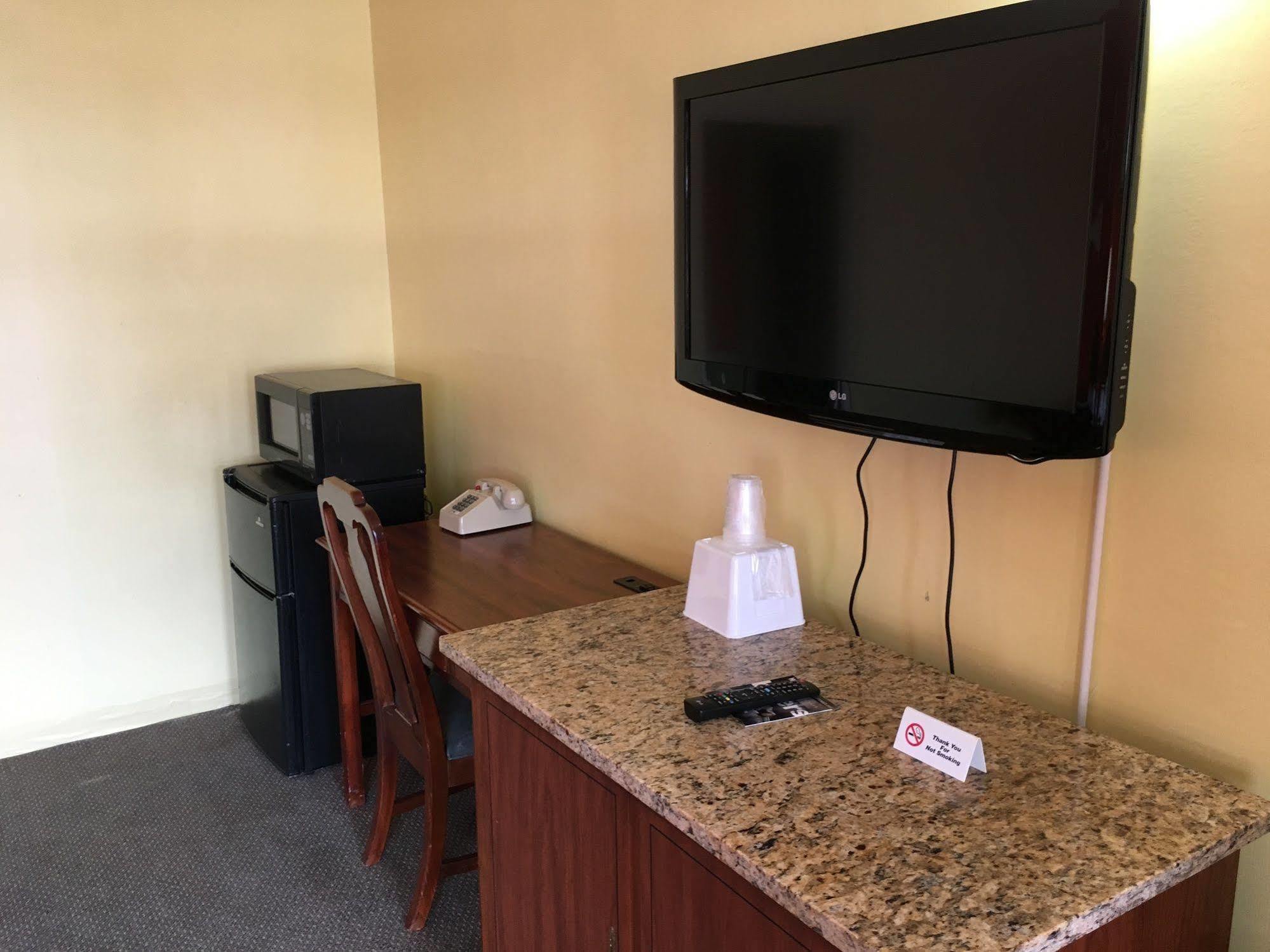 Travel Inn By Oyo Danville Us-29 المظهر الخارجي الصورة